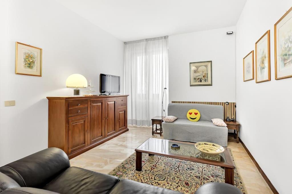 セスト・サン・ジョヴァンニAlessia'S Flat - Sestoアパートメント エクステリア 写真